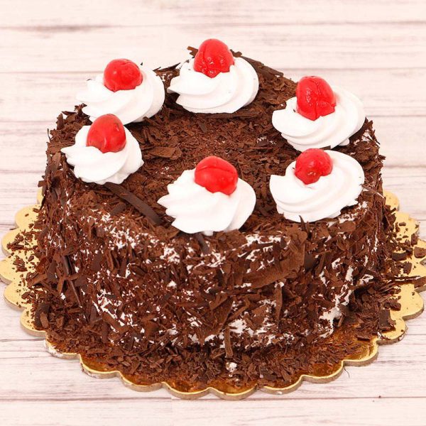 Lovely Black Forest Cake : GftzBag