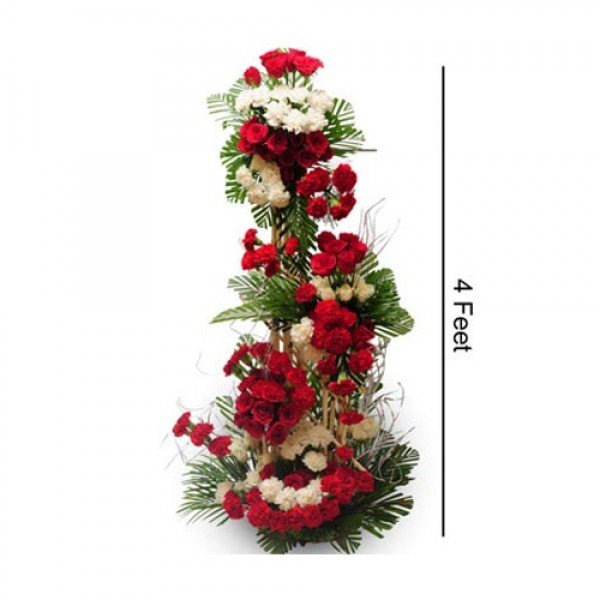 4 fit red roses arrangement