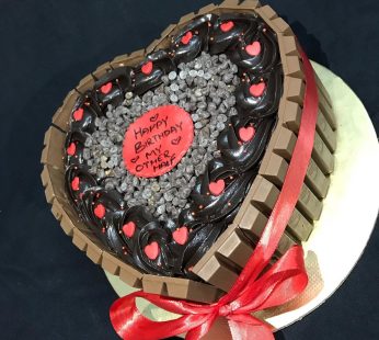 Heart shaped kitkat cake