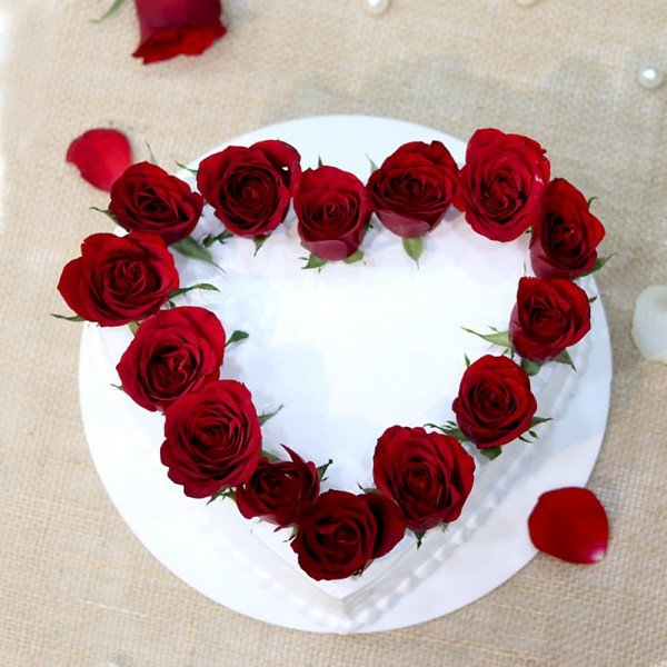 Rose Valentine Cake