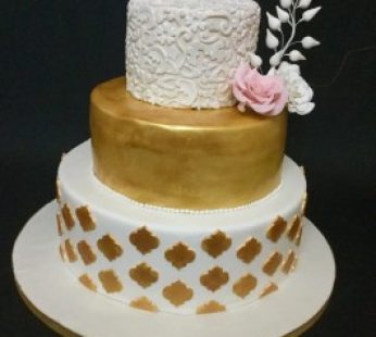Engagement cake – Gold & White Theme
