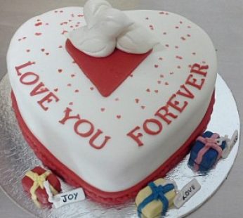 Love 4 Ever Valentine Cake