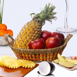 BASKET OF HEALTHY FRUITS