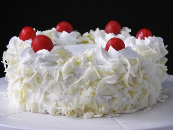1 kg white forest cake